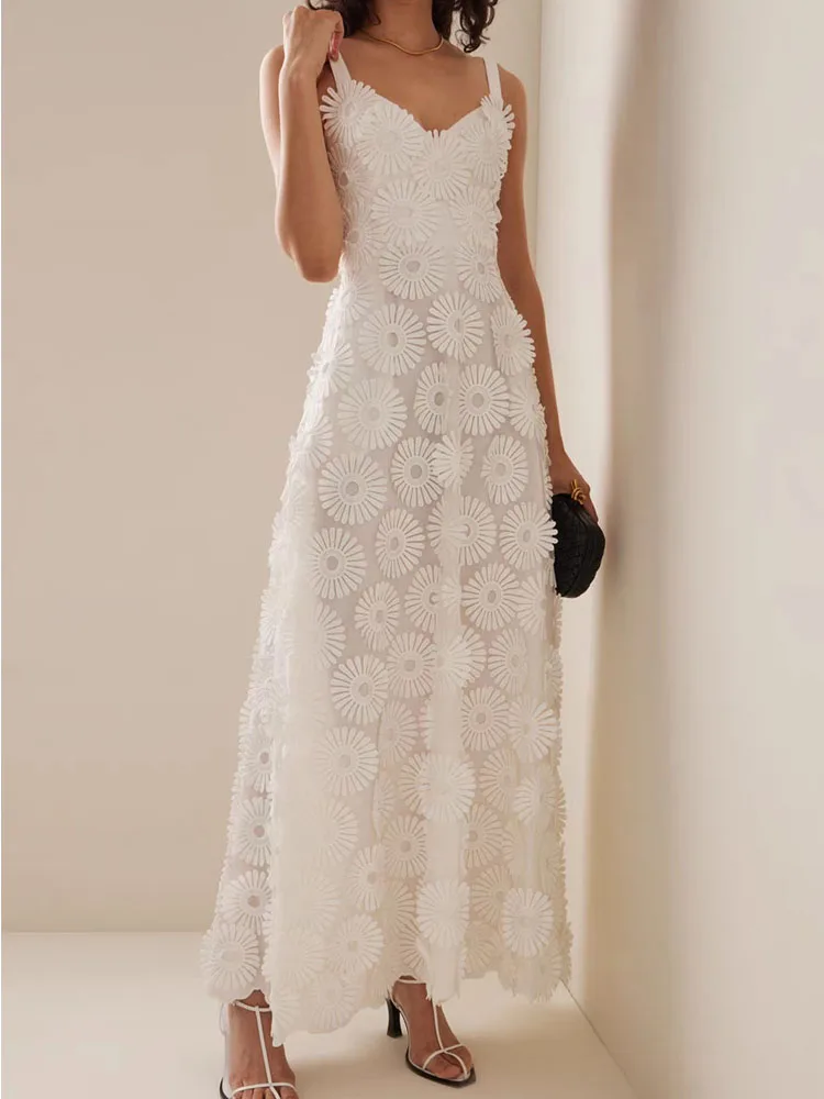 

Luxury Designer Summer Women Elegant White Embroidery Mesh Lined V-Neck Maxi Slip Dress 2024