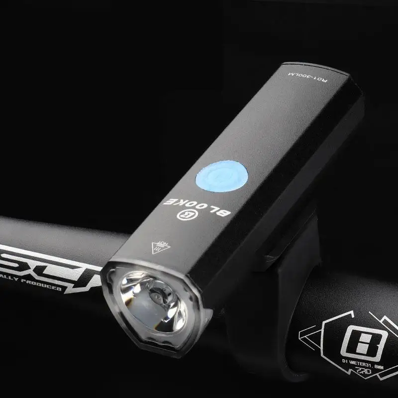 

2 лампы-подсветки с поворотом на 360 °, USB-зарядка