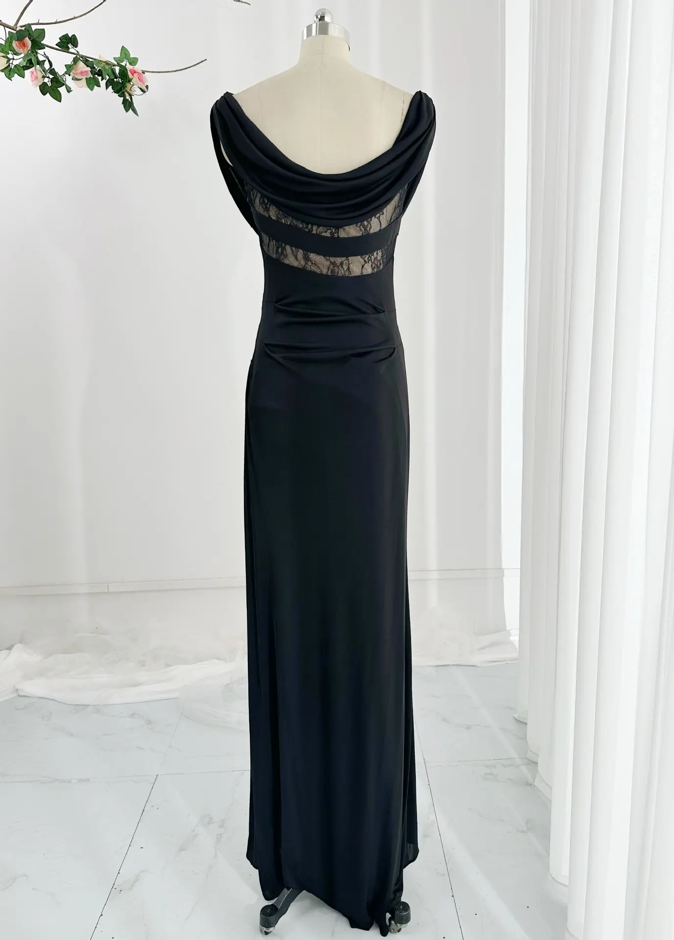 

Black Fashion Elegant V -Line Collar Sleeveless Simple Daily Party Can Show A Evening Dress Skirt M2159