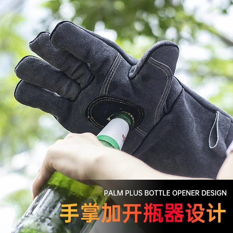 BBQ barbecue gloves for outdoor camping are resistant to high temperature of 500 degrees, scalding and heat insulation.