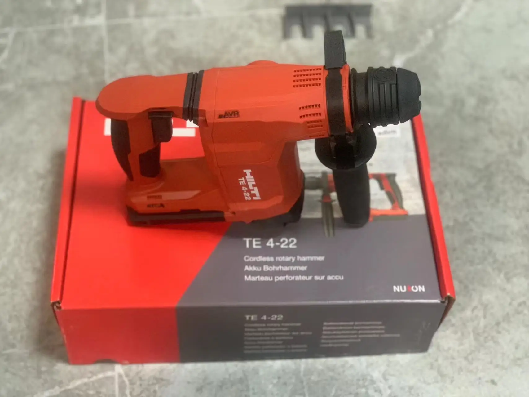 HILTI 充電式インパクトドライバ SID 4-22 ボックス 極美品 HILTI 充電式インパクトドライバ SID 4-22 ボックス 極美品
