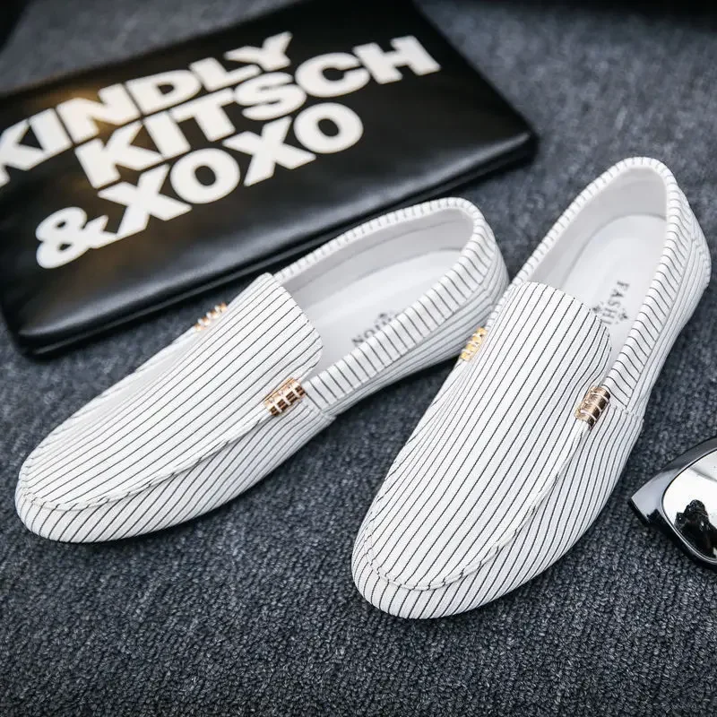 Spring and Summer Men's Loafers Large Size Light and Comfortable Flat Shoes Men's Breathable Non-slip Soft Casual Canvas Shoes 3
