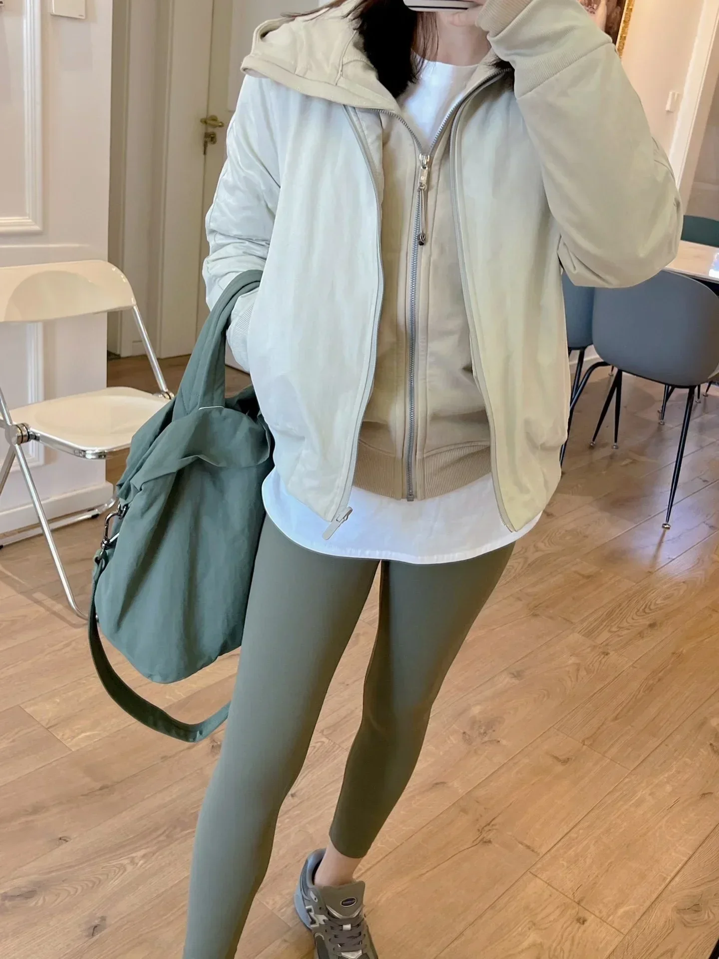 Рисунок 6 - Lulu-женская сумка на уровень 1