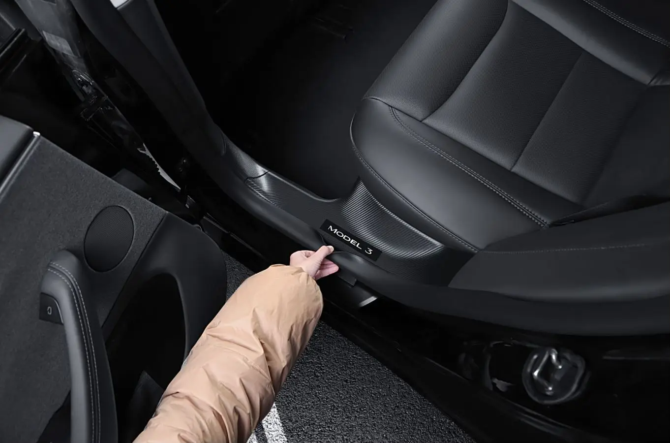 For Tesla Model 3 Front and Rear Row Inner Door Sill Strip Protection Accessories Waterproof Stain-Resistant Carbon Fiber