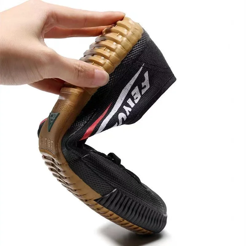 Canvas Kung Fu Shoes Men Shoes for Woman Martial Arts Tai Chi Taekwondo Karate Black and White Sports Training Shoes Large