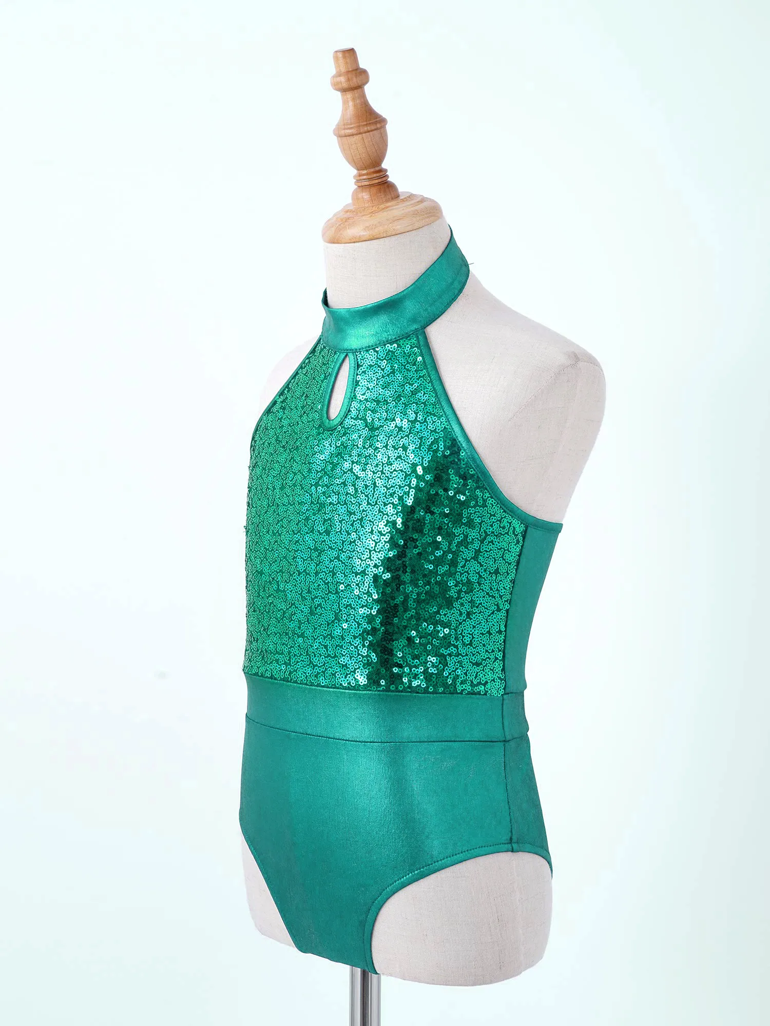 Рисунок 4 - Балетное трико без рукавов с блестящими