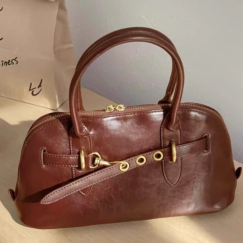 England Style Shell Bag For Women Luxury Designer Handbag Purse New In PU Belt Buckle Top Handle Hanging Ornaments Shoulder