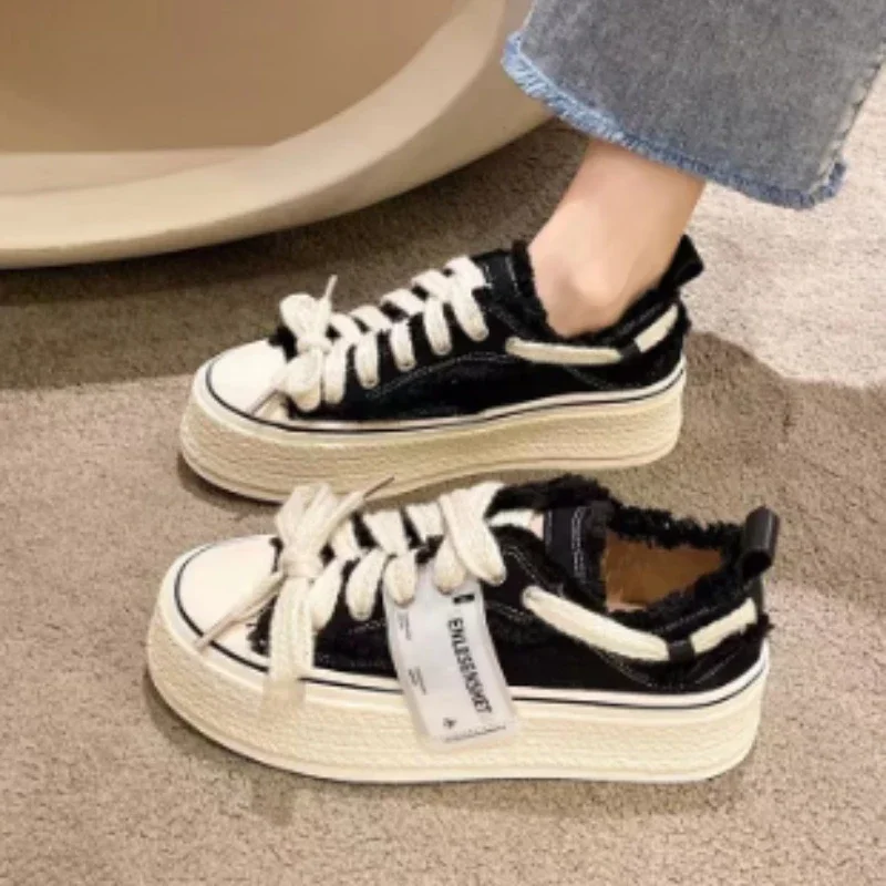 Small Fragrance Canvas  Women Thin Spring 2022 New Ins Tide Korean Version Beggar Shoes Small White Shoes Skateboard Shoes