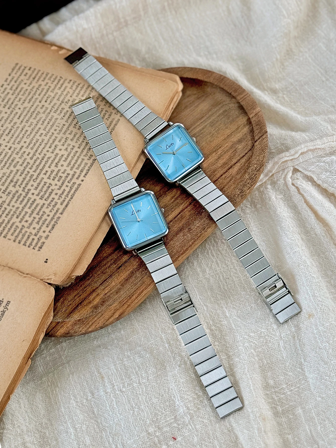 1 Piece of Gold Retro Simple and Elegant Women's Watch Stainless Steel Strap Quartz Watch Square Dial Casual Fashion Waterproof Women's Watch Suitable for Daily Wear Dinner and Other Occasions Decorative Wrist 5