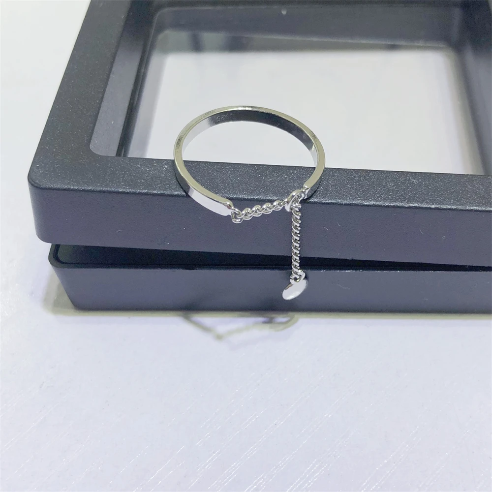 Bague chaîne argenté réglable style minimaliste élégant_voghion.com