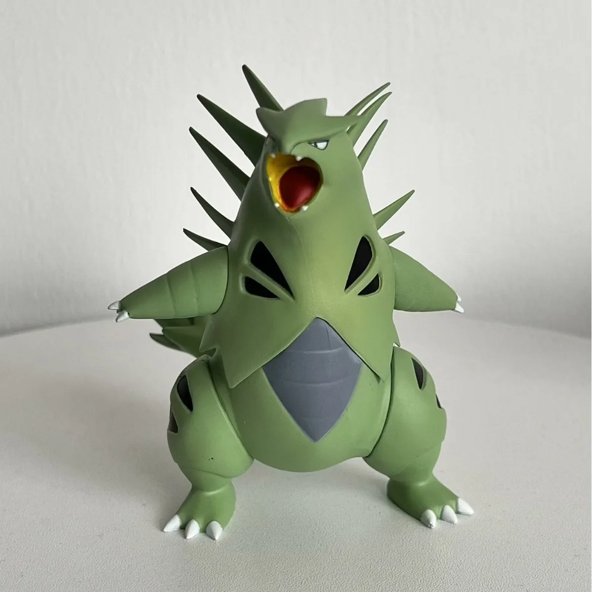 thumbnail image 1 of Figura de acción de Anime yangshaomei Pokemon Tyranitar versión linda 11 cm, 1 of 4