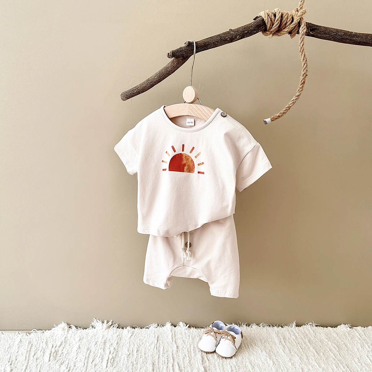 Description Picture 4 of itemNew In Summer Kids Baby Girls Boys Clothing Cool Summer Popcorn Pattern Short-sleeved Shirt + Shorts Set Newborn Baby Outfit