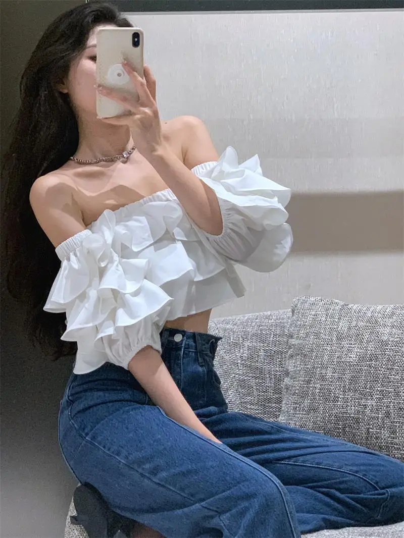 Blusa coreana con hombros descubiertos para mujer, blusa corta con volantes apilados, camisa de diseñador de verano de manga corta de gasa sexy, nueva