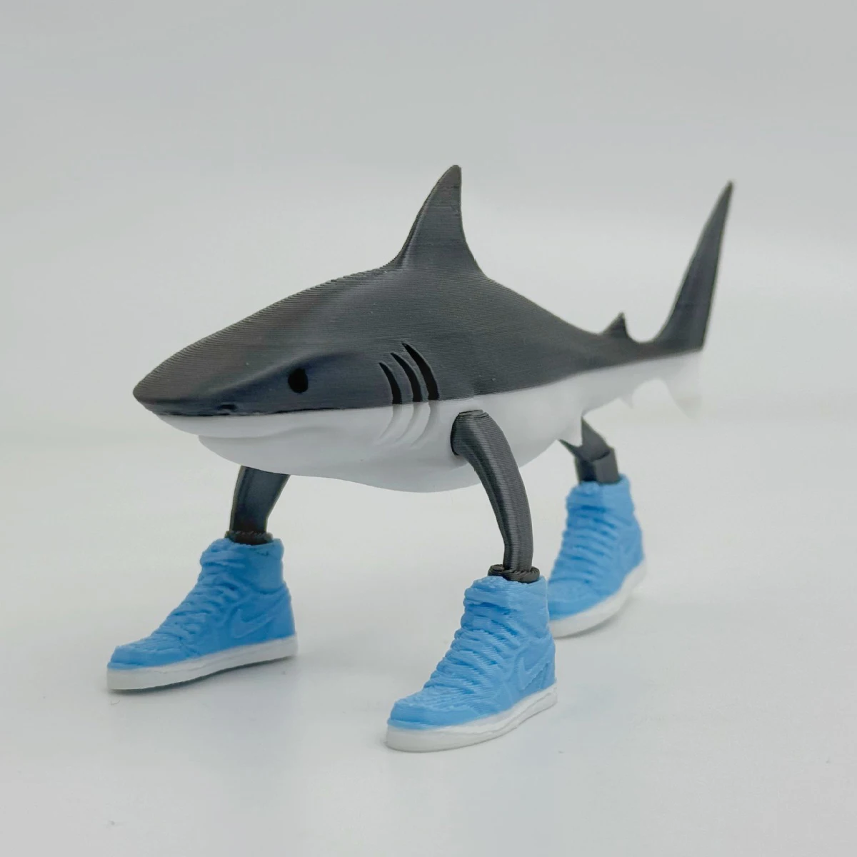 サメの置物 Tungtungsahur フィギュアデスクトップ装飾関節式