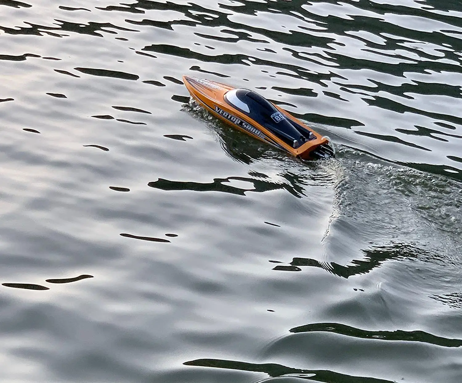 31.5" Large Remote Control Boat for Adults 798-4P Pro Brushless Speedboat 80km/h+ , Two 5200 mAh Battery for Power at Same time, 5