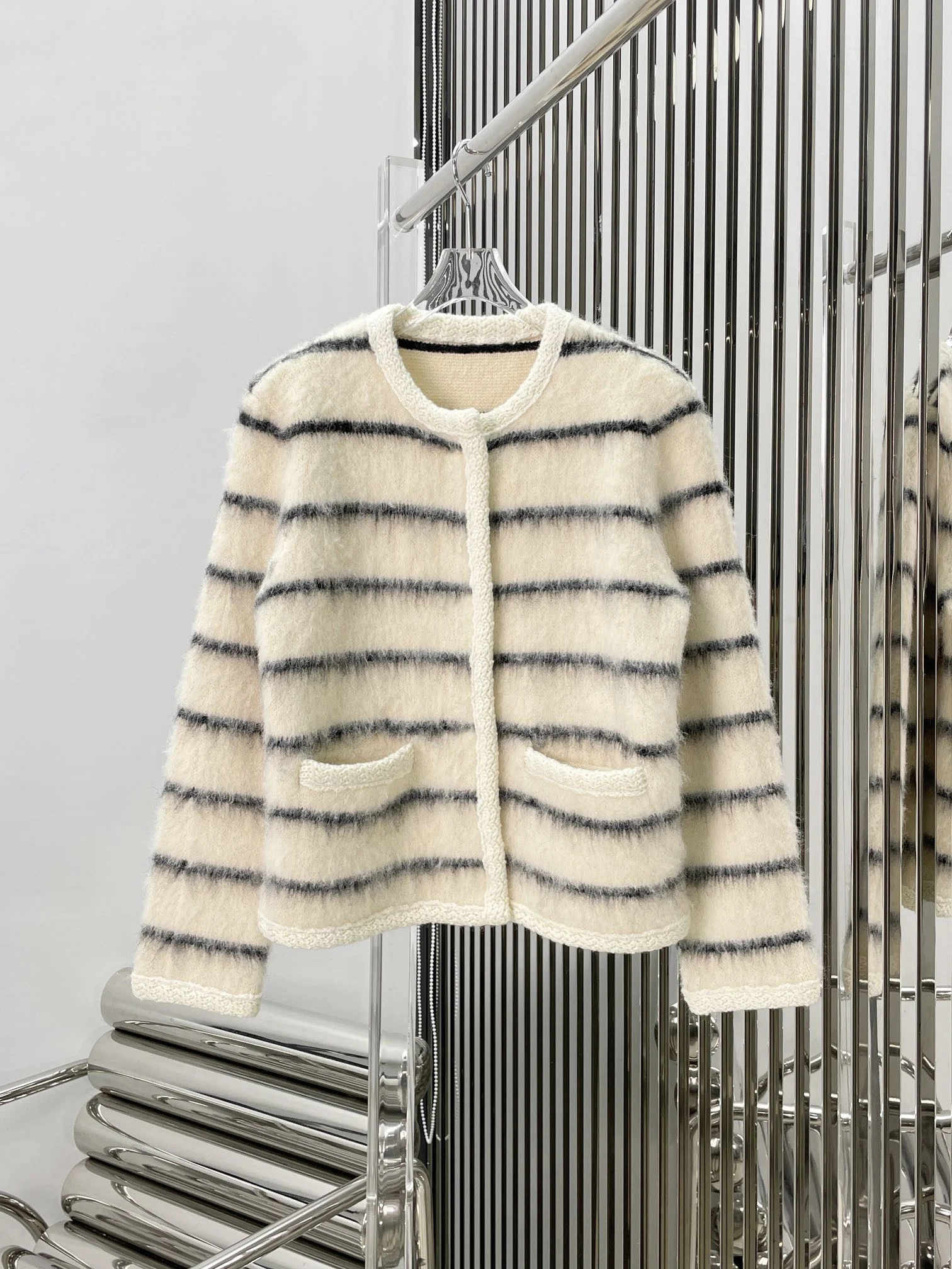 

23 Early spring new wool woven belt edging stitching mohair wool hanging hair striped crewneck knitted cardigan small coat