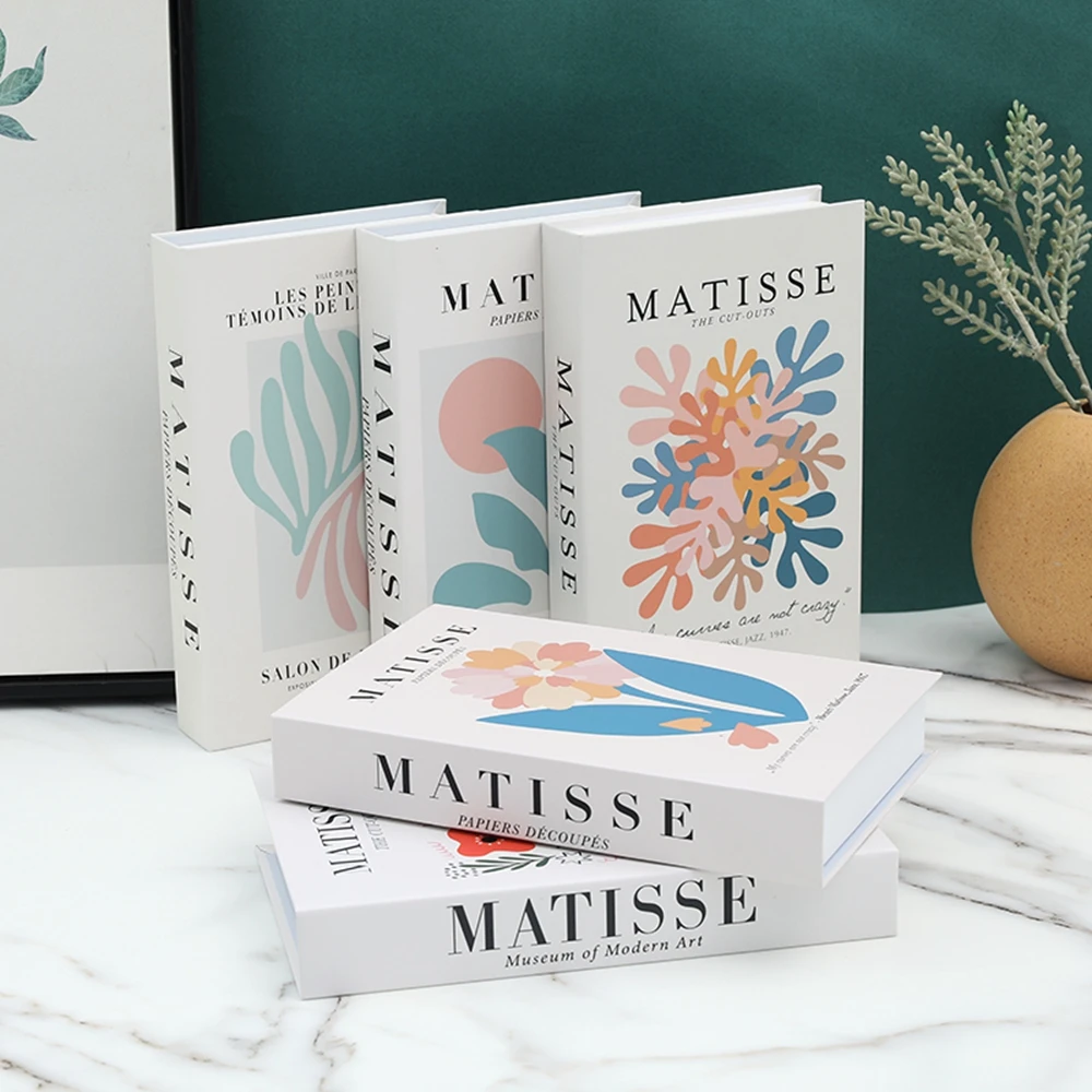 Libri decorativi per la casa, libri finti bianchi per decorazione, libri impilati in stile rustico (con Dio tutte le cose sono possibili