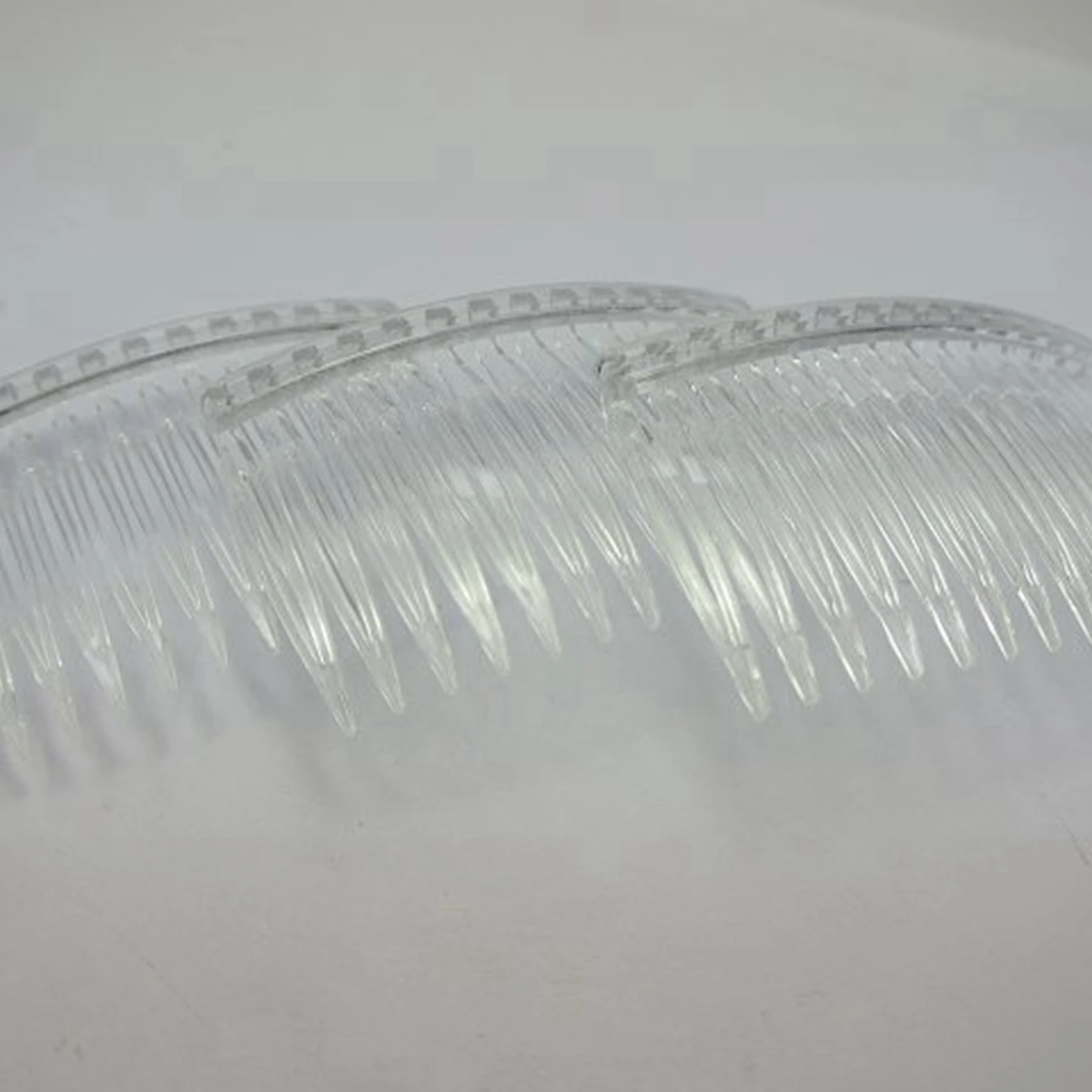 20 Clear Plastic Hair Clips Side Combs Pin Barrettes 70X40mm for Ladies      Clear Plastic  Side Combs Pin Barrettes