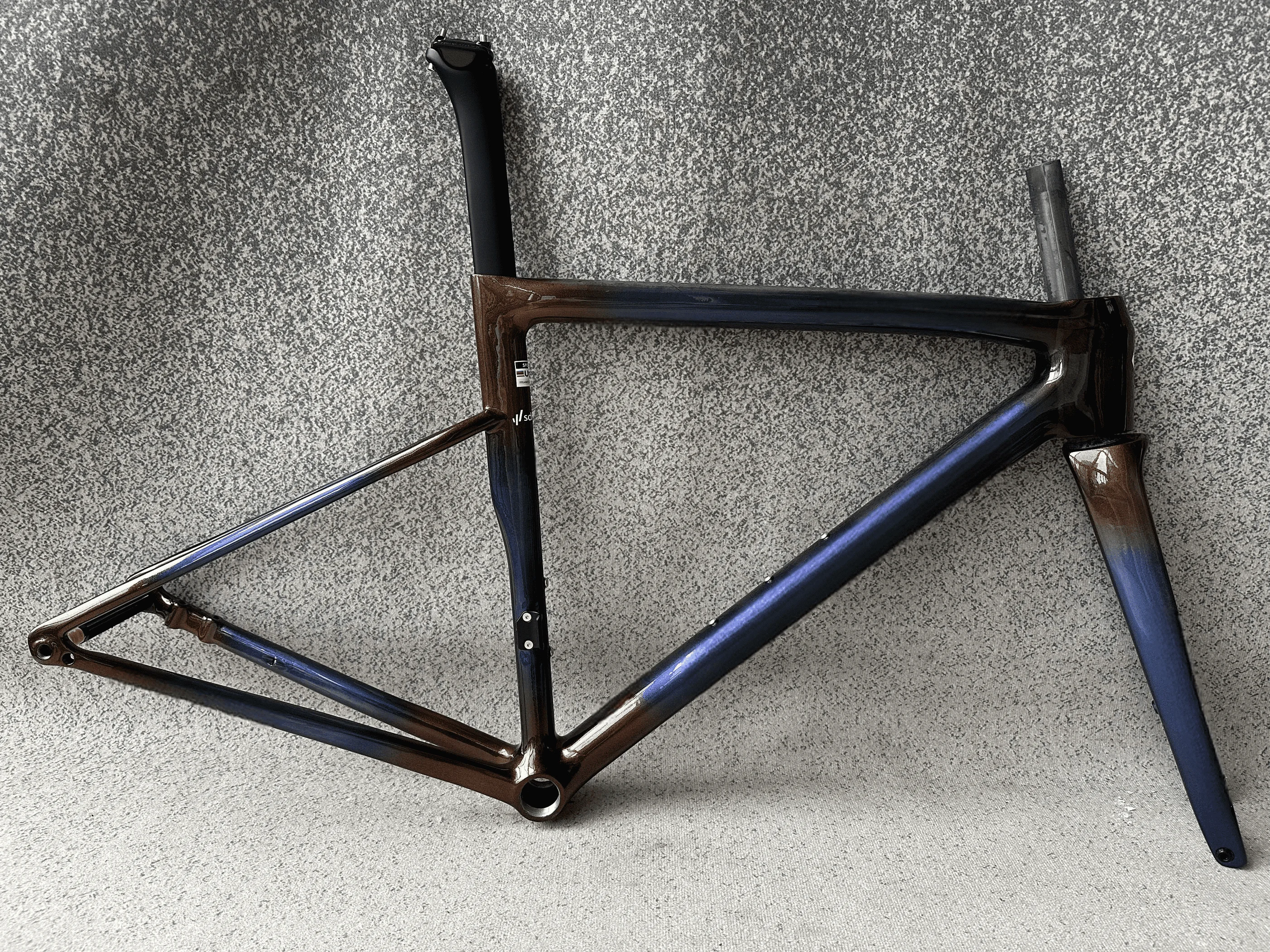 

Road Bike Frame Chameleon Eighth Generation Carbon Bike Frame Disc Brake Bicycle Frame High Quality With handlebar Taiwan Made