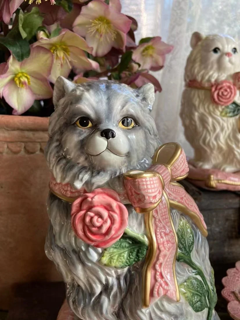 

Cat Statue Painted Ceramic Animal Decoration High Class Gift Creative Desktop Adornment Nordic Personality Dried Furniture Decor