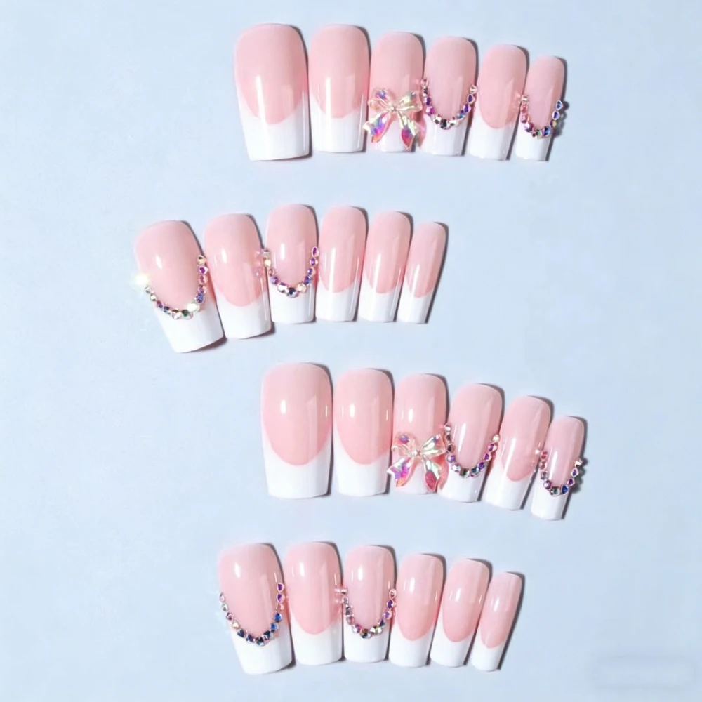 24개 반짝이는 다이아몬드 & 스윗 보우 프레스온 네일 미디움 스퀘어 화이트 프렌치 프레스온 네일 풀커버 아크릴 가짜 네일 팁 데코레이션