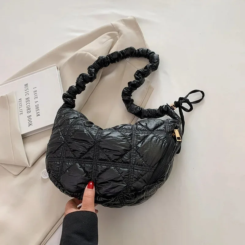 Shoulder Bags Autumn Winter NEW Korean Style Popular Design Sense Zipper Crossbody Bag  Purses and Handbags for Women All-match