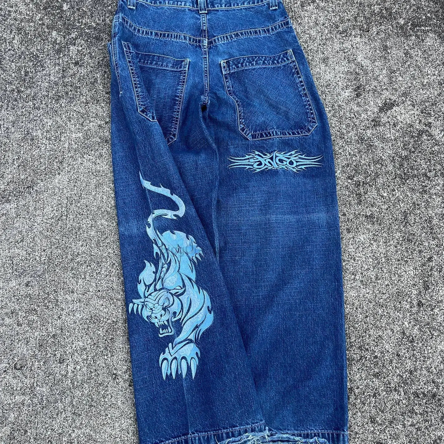Рисунок 2 - Джинсы JNCO Y2K в стиле Харадзюку