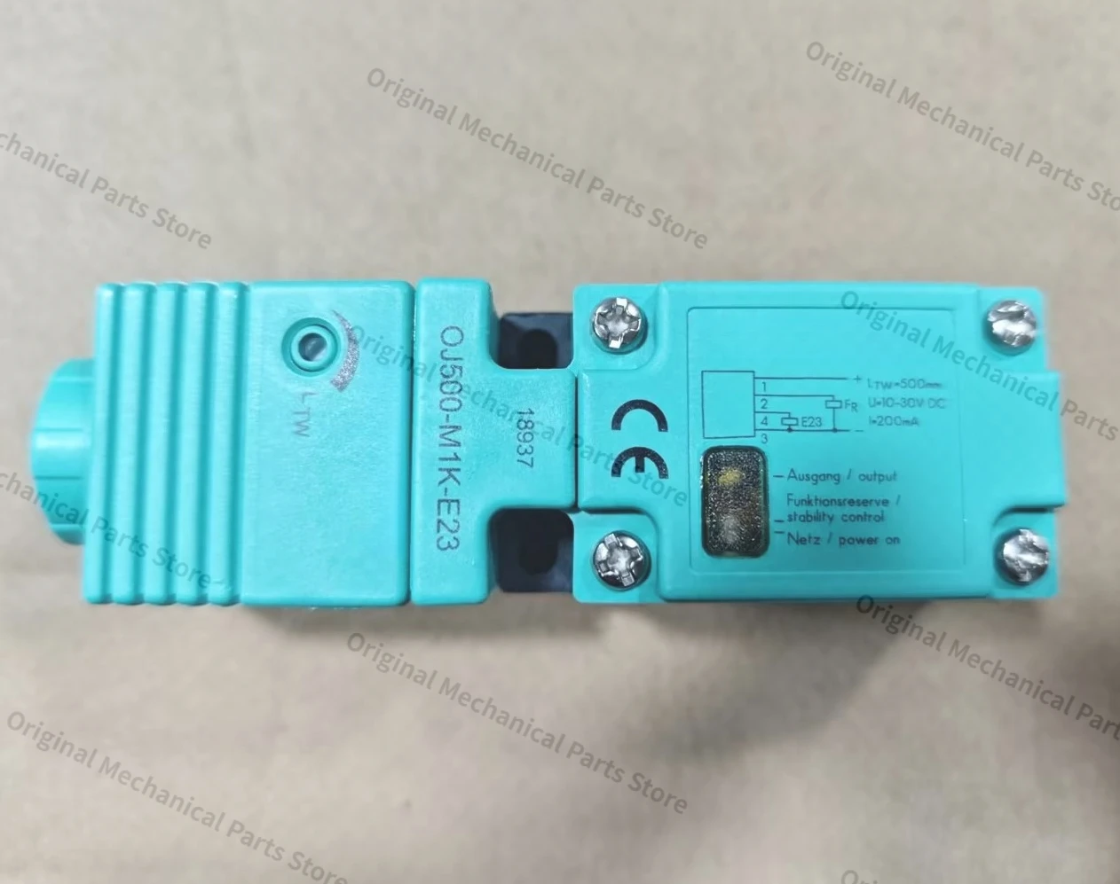 새로운 OJ500-M1K-E23 UB300-18GM40-E5-V1 OJ500 M1K E23 빠른 배송