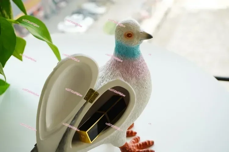 Hand Bag, Hand-Held Pigeon Bag, Creative Change Wanerson Pigeon