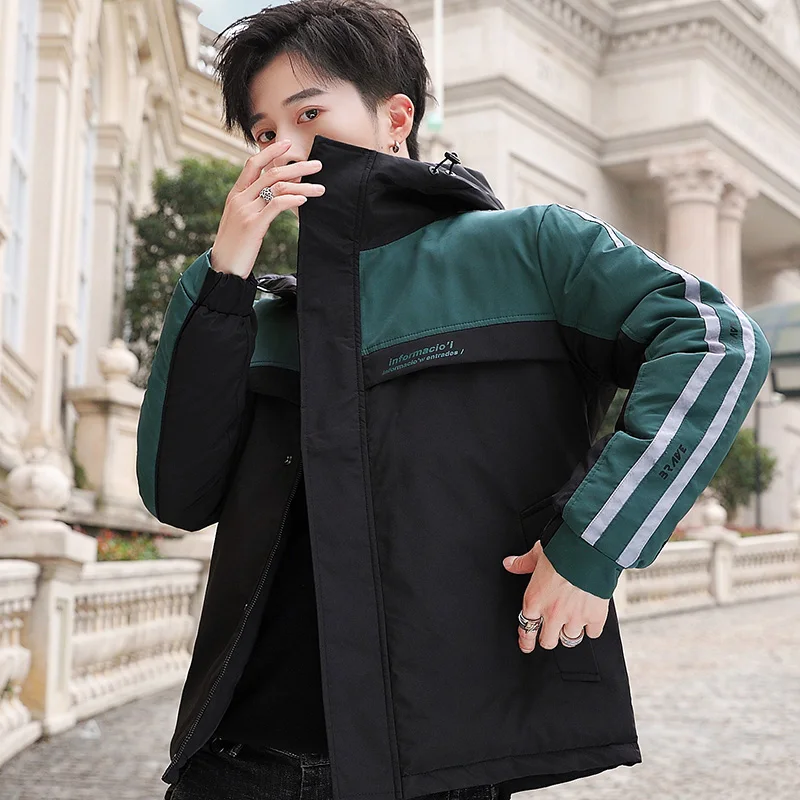 

Мужская теплая куртка на хлопковом наполнителе, с капюшоном и защитой от ветра