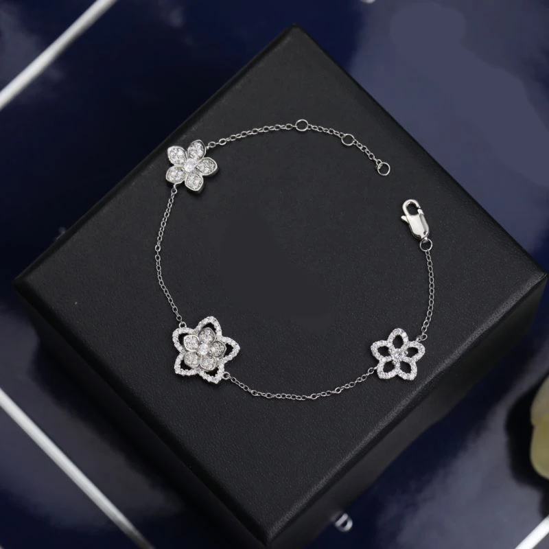 

London England Luxury Brand Jewelry High Quality 925 Sliver Three Flowers Bracelet For Women Charming Gift Higher Quality