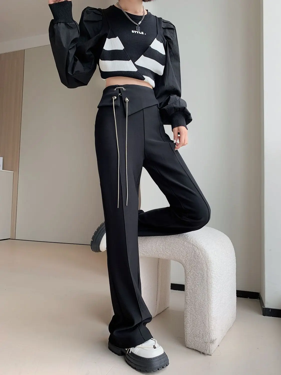Black Flared Pants for Petite Women with a High Waist and Slimming Effect Elastic Waisted Casual Elastic Micro Flared Pants 6