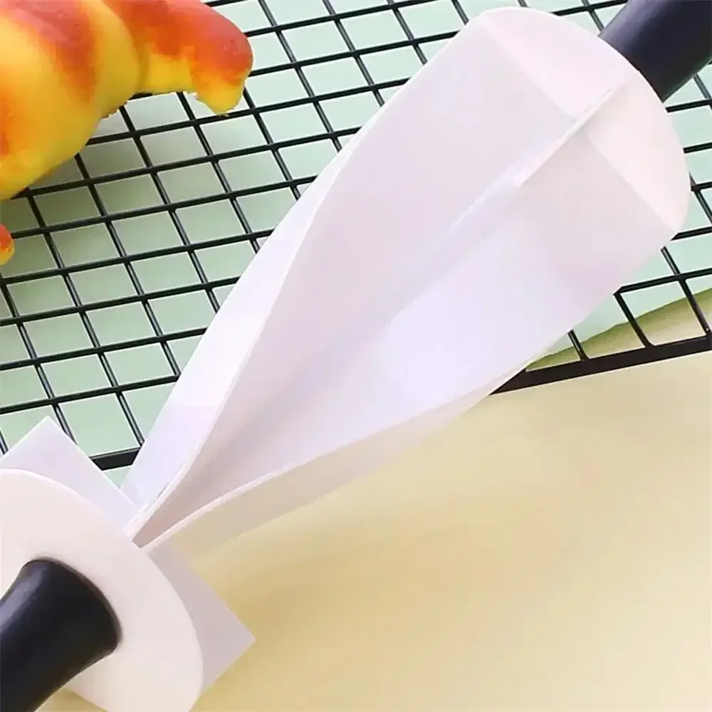 Bread Baking Tools Croissant Bread Knife Dough Cutter Bread Slicer Non-stick Pastry Roller Machine with Handle Plastic Kitchen Mould Baking Tool