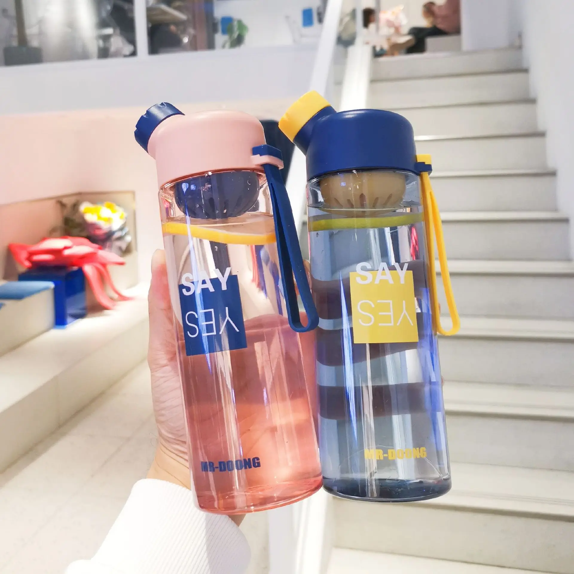 

Sports plastic water bottle modern minimalist outdoor creative outing camping anti-fall high temperature portable tea cup