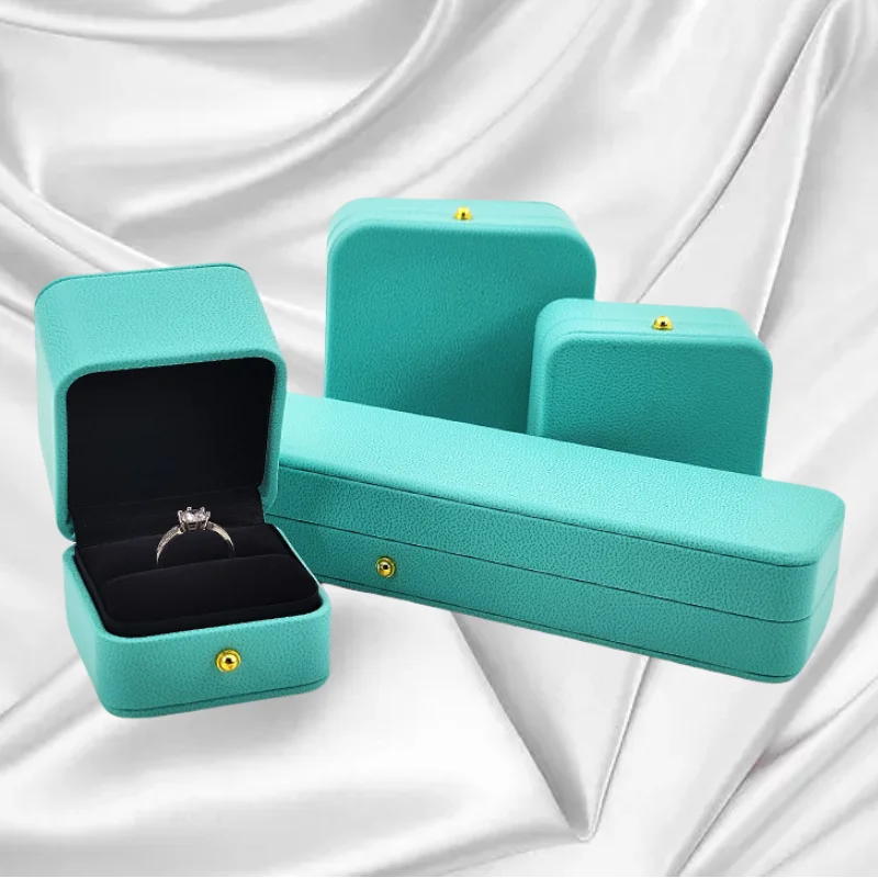 Luxury Romantic Leather Jewelry Gift Pendant Ring Box Necklace Jewellery Packaging Display Storage Case for Wedding Propose