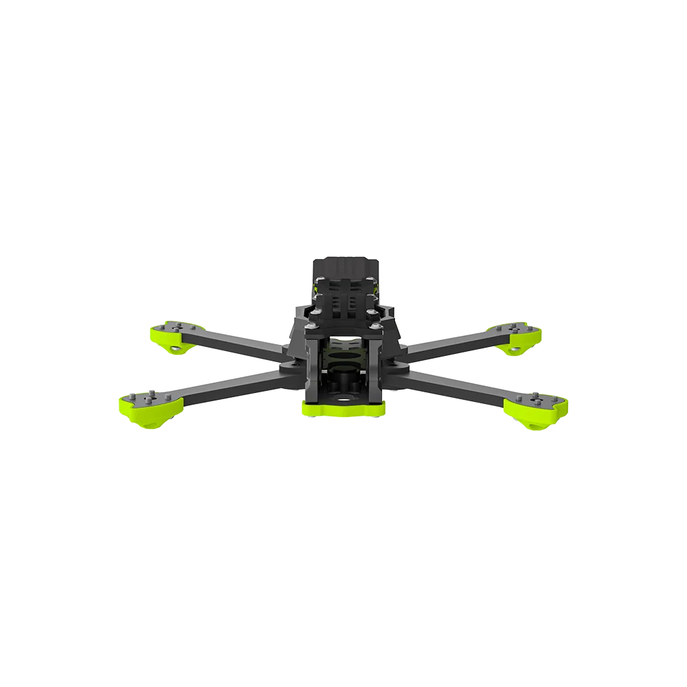 Détail des bras en carbone du cadre iFlight Nazgul5 V3 5 pouces, avec des renforts pour la robustesse en freestyle FPV.