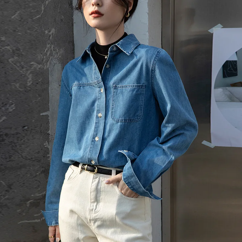 

Джинсовая рубашка для женщин с новым дизайном на весну 2023, синяя куртка с свободными плечами спереди и французской рубашкой с длинными рукавами