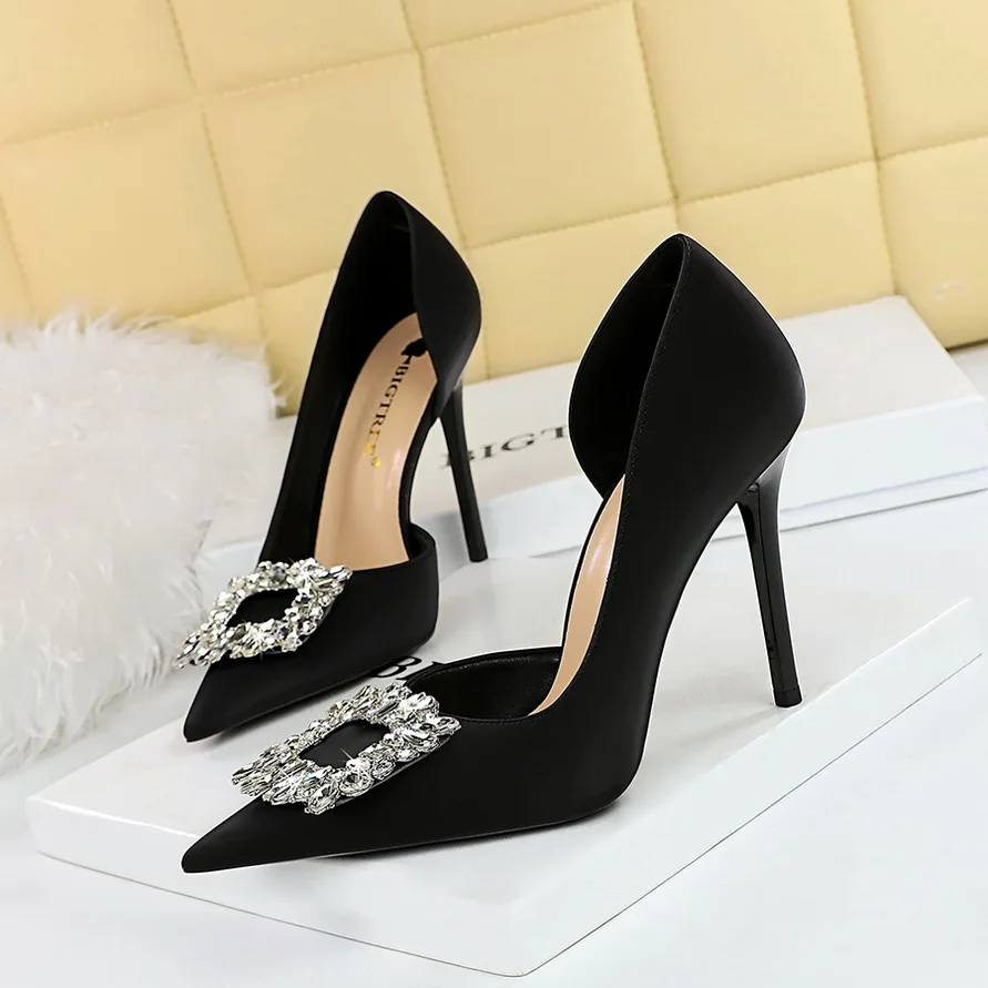 Women's Heels, Pumps - Designer High Fashion Shoes