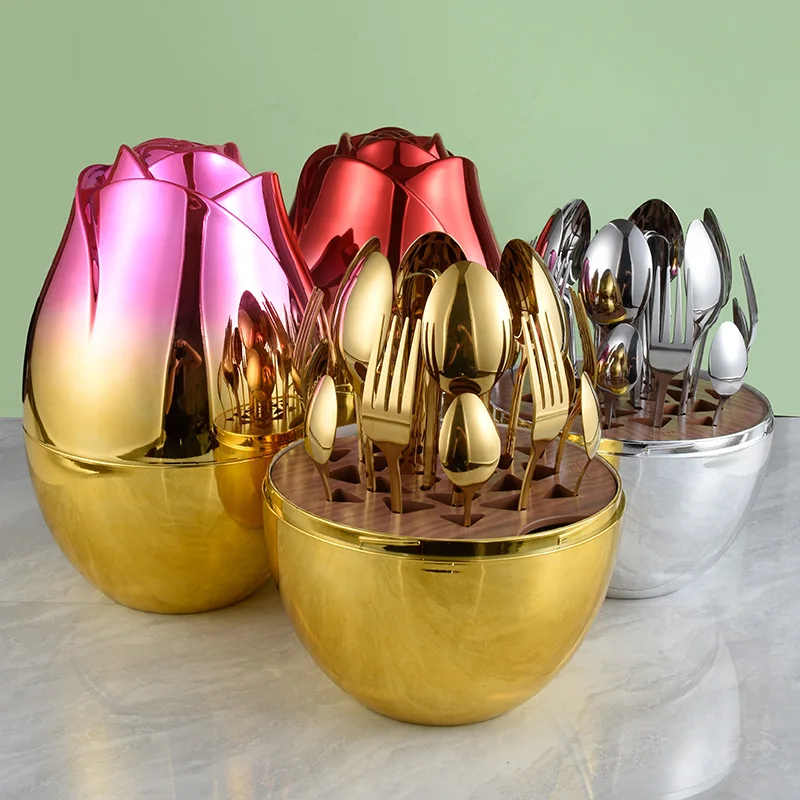 سكاكين من الفولاذ المقاوم للصدأ مكونة من 24 قطعة من الشمال الفاخر والشوك والملاعق ومجموعة أدوات المائدة الغربية هدية عيد ميلاد وحفلات الزفاف