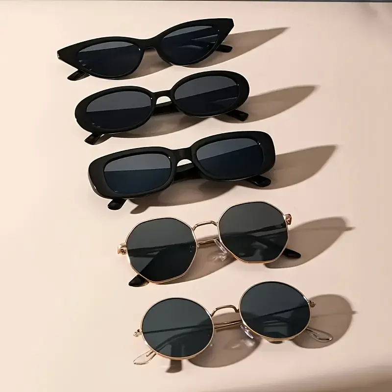 5-teiliges modisches Set mit gemischten Rahmen in Schwarz, Kunststoff- und Metallkombination, schlicht, modisch, personalisiert, trendig, dekorativ