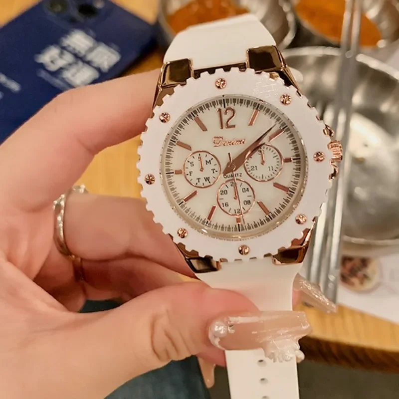 Fashion Women Watch Light Luxury Elegant Temperament Women Quartz Watch Silicone Strap Casual 3bar Waterproof Large Dial Relojes