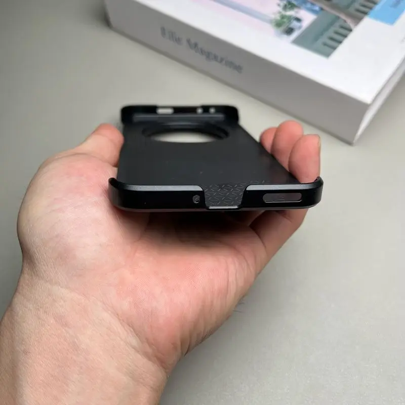 Premium Carbon Fiber Magnetic Wireless Charging Slim Protective Case