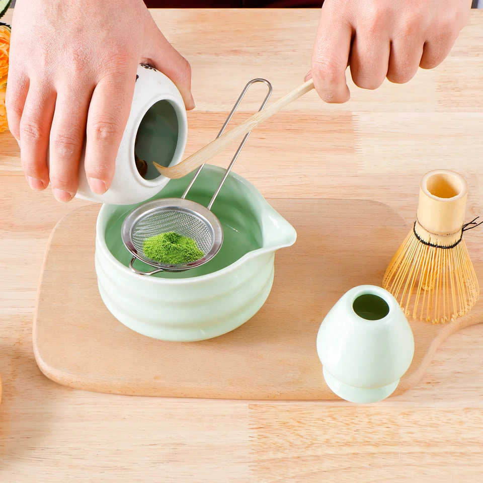 Frusta giapponese per cerimonia del tè matcha in bambù