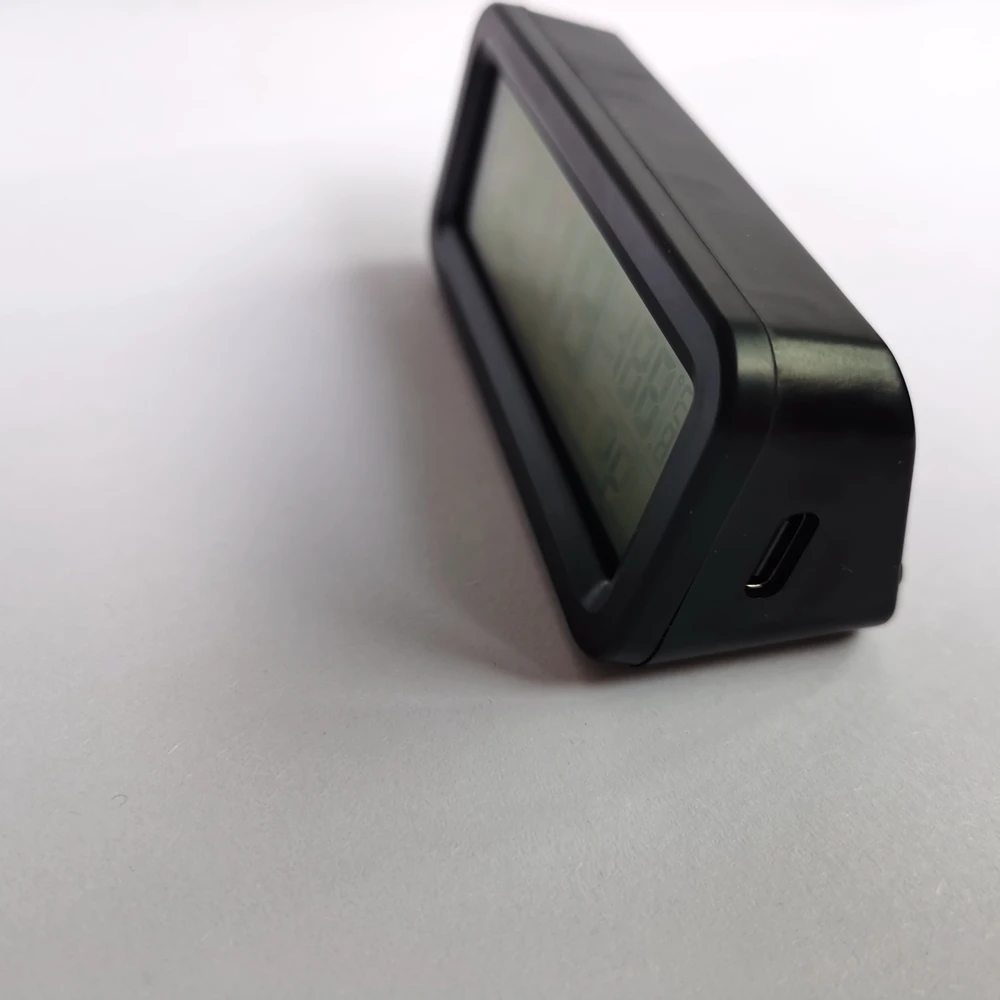 태양 광 발전 디지털 자동차 시계 USB 배터리 가정용 차량 온도 습도 측정기 달력 알림 자동 조명 백라이트