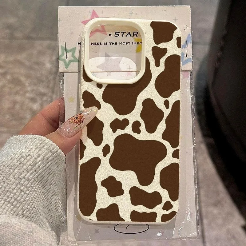 Braune Handyhülle mit Kuhmuster und Lychee-Textur für iPhone 11 12 13 14 15 16 17 18 Pro Max 17 Air 15 14 Plus X XS XR 16E Weiche Hülle