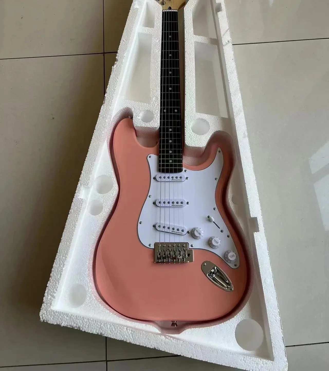 

Factory outlet fast delivery the top quality Maple wood stratocaste-r custom body 6 string Electric Guitar have in stock SXZV