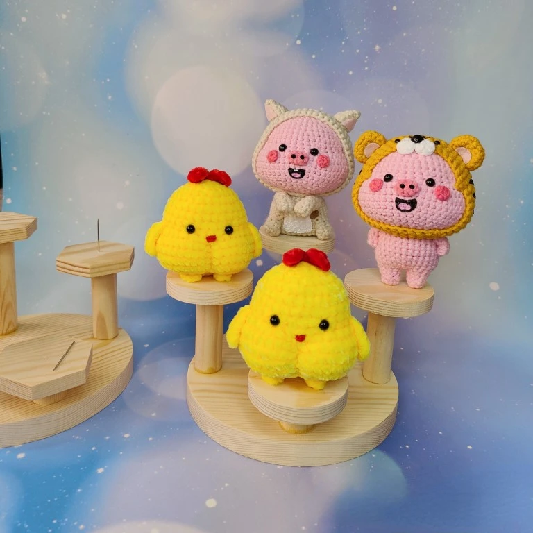 Crochet Doll Display Rack with Needles Crochet Amigurumi Stand