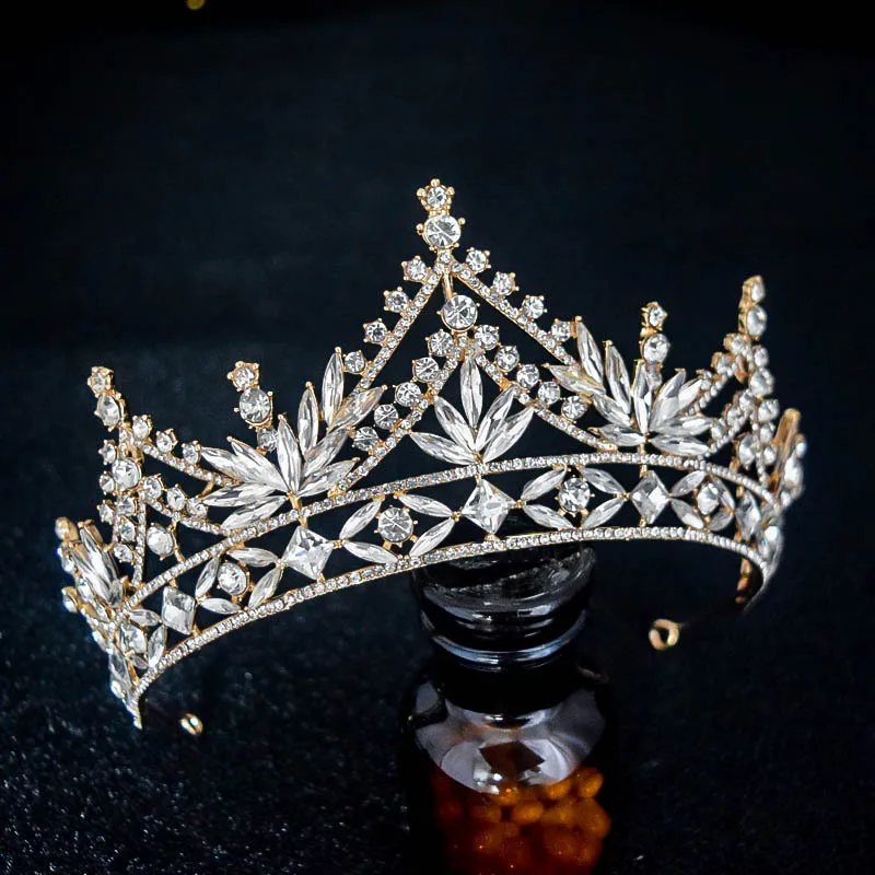 

Bride Luxury Tiaras And Crown Retro Birthday Crown Banquet Bridal Crown Tiara Wedding Dress Wedding Accessories Shinning Crystal