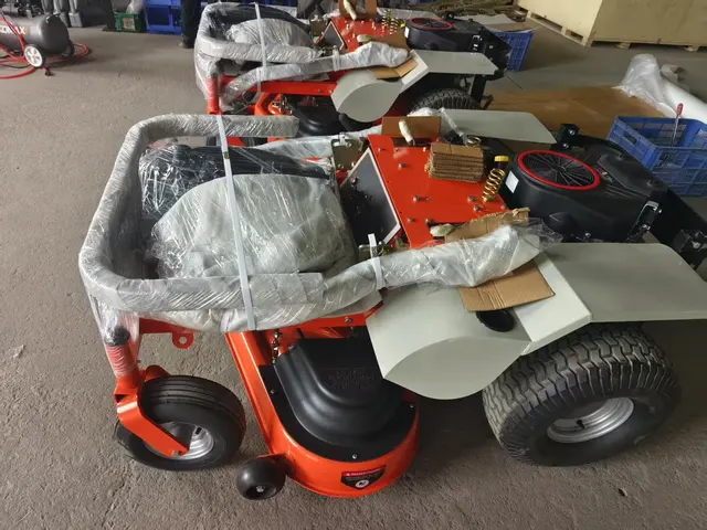 Riding Lawn Mower Lawn Tractor Ride-on Lawn Mower With Rear Grass Cutting Machine LM-38LI Lawn shredder 2