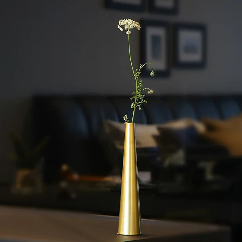 

Simple and Modern Ins Style Creative Home Golden Iron Vase Living Room Light Luxury Flower Arrangement Bedroom Soft Decoration
